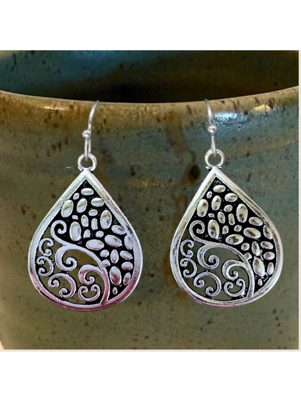 Boho Teardrop Filigree Dangling Earrings Intricate Design Silver Tone Hippie